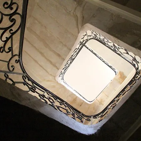 Apartment Key To - Fairytale View, 2 Bd + Elevator