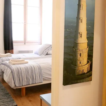 Key To - Fairytale View, 2 Bd + Elevator Bordeaux